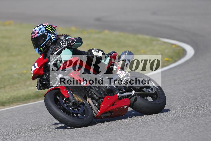 /07 09.04.2026 Cornu Master School ADR/Gruppe blau/11